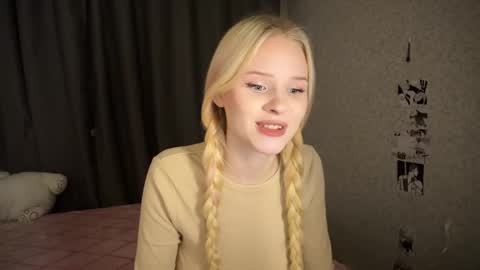 Snapshot of sweetielis chatting on January 2025 04:12:01 AM sweetie Lisa3 online show from January 2025 04:12:01 AM