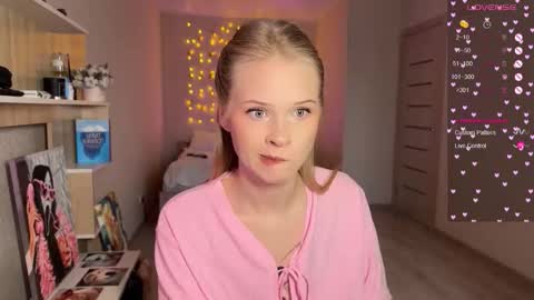 Snapshot of sweetielis chatting on December 2025 11:18:01 AM sweetie Lisa3 online show from December 2025 11:18:01 AM