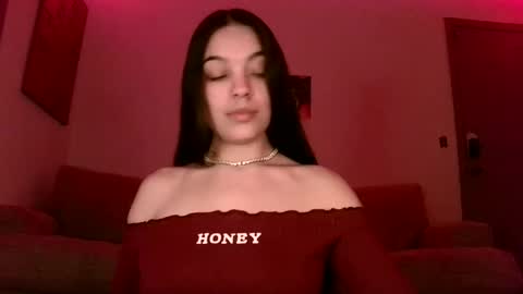 Snapshot of sweetieslikebutter chatting on March 2025 09:43:01 PM Blu Sweets online show from March 2025 09:43:01 PM