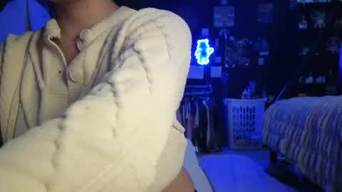 Snapshot of sweetieslikebutter chatting on May 2026 07:30:01 PM Blu Sweets online show from May 2026 07:30:01 PM