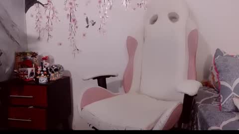 karen online show from April 2026 03:50:01 PM