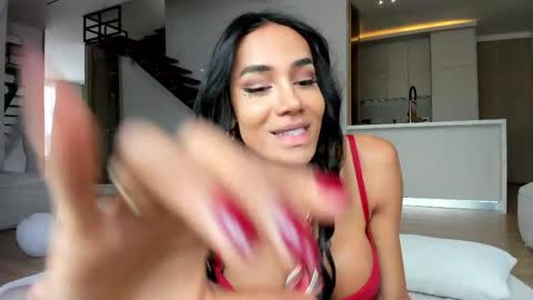 Snapshot of sweetlaurasaenz chatting on May 2026 03:06:02 PM Laura Saenz Geminis online show from May 2026 03:06:02 PM