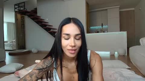 Snapshot of sweetlaurasaenz chatting on May 2026 03:30:02 PM Laura Saenz Geminis online show from May 2026 03:30:02 PM