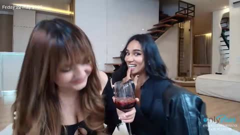 Snapshot of sweetlaurasaenz chatting on May 2026 04:07:02 AM Laura Saenz Geminis online show from May 2026 04:07:02 AM