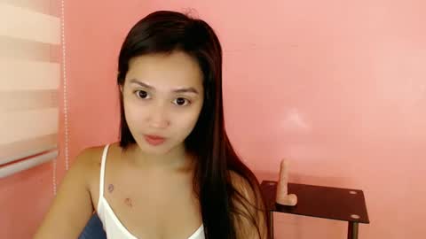 Snapshot of sweetleah_1998 chatting on January 2025 03:04:02 AM Leah online show from January 2025 03:04:02 AM