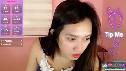 Snapshot of sweetleah_1998 chatting on March 2025 03:24:01 AM Leah online show from March 2025 03:24:01 AM