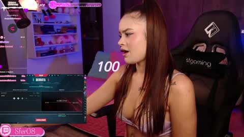 Snapshot of sweetlee_1 chatting on December 2024 02:04:02 AM online show from December 2024 02:04:02 AM