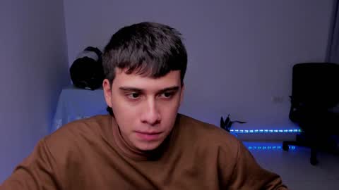 Snapshot of sweetlian_04 chatting on December 2024 07:25:02 AM Lian online show from December 2024 07:25:02 AM