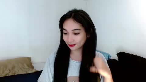Snapshot of sweetlilly_18 chatting on February 2025 01:53:02 AM Lilly online show from February 2025 01:53:02 AM