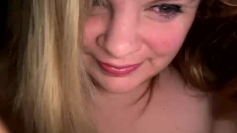 Lisa  online show from April 2026 12:20:02 PM