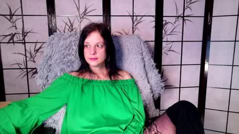 Snapshot of sweetlonglips_ chatting on May 2026 06:52:01 AM JenJenny online show from May 2026 06:52:01 AM