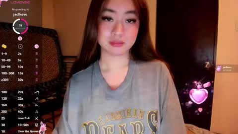 Snapshot of sweetlovepinay04 chatting on June 2026 04:50:01 AM Zoe online show from June 2026 04:50:01 AM