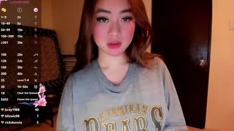 Snapshot of sweetlovepinay04 chatting on June 2026 01:01:02 PM Zoe online show from June 2026 01:01:02 PM