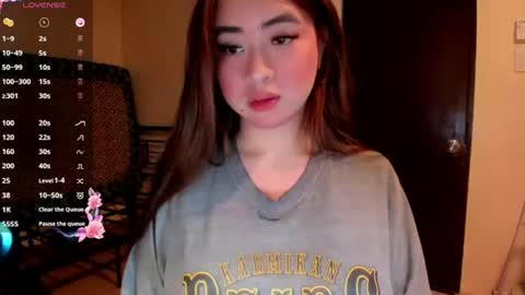 Snapshot of sweetlovepinay04 chatting on July 2026 01:48:02 PM Zoe online show from July 2026 01:48:02 PM