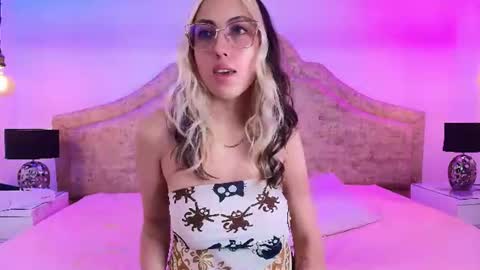 Snapshot of sweetlyundone chatting on June 2026 07:16:02 PM sweetlyundone online show from June 2026 07:16:02 PM