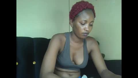 Snapshot of sweetmama06 chatting on October 2025 09:43:02 AM sweetmama06 online show from October 2025 09:43:02 AM