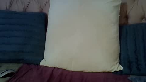 sweetmellowx1 online show from January 2025 08:46:01 PM