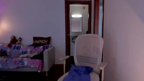 Snapshot of sweetmila1 chatting on April 2026 12:47:01 PM Mila online show from April 2026 12:47:01 PM