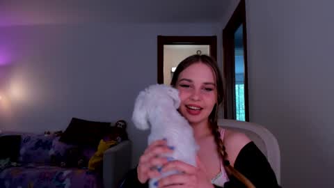 Snapshot of sweetmila1 chatting on May 2026 01:27:01 PM Mila online show from May 2026 01:27:01 PM