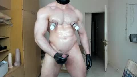 Snapshot of sweetmuscles_boy chatting on July 2026 06:05:01 AM Lorenzo online show from July 2026 06:05:01 AM
