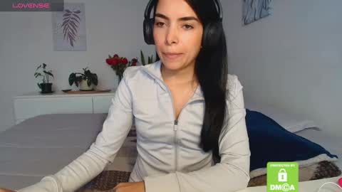 Sweet Mysterious online show from November 2025 11:32:02 AM