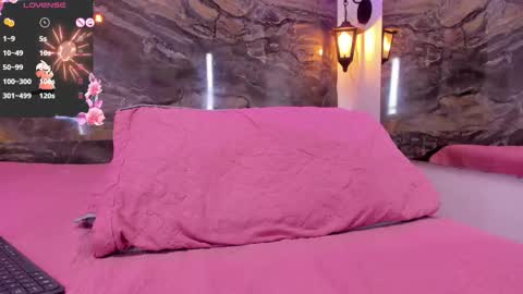 Sweet Nite  online show from October 2025 09:45:01 PM