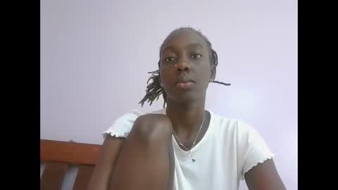 Novah girlie online show from May 2026 12:37:02 PM