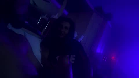 WeAim2PZzz online show from January 2025 02:03:02 PM