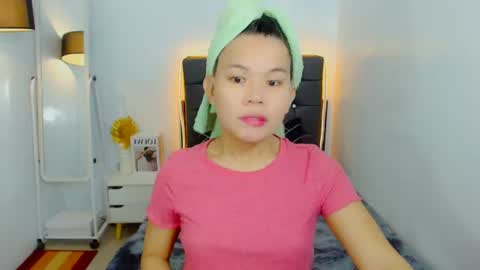 Snapshot of sweetnwildts chatting on June 2026 11:43:02 AM Ghena online show from June 2026 11:43:02 AM