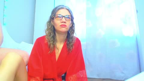 Veronica and Alex online show from April 2026 05:43:01 AM