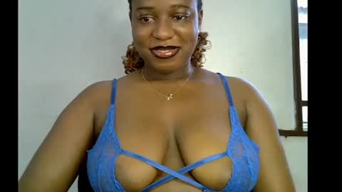 Snapshot of sweetpetitgirl chatting on June 2026 07:25:02 AM LILY BRANDY online show from June 2026 07:25:02 AM