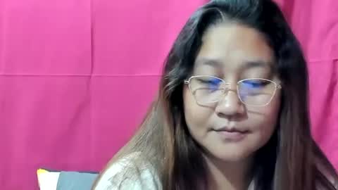 Snapshot of sweetpilipina88 chatting on December 2024 06:19:01 AM MIA online show from December 2024 06:19:01 AM