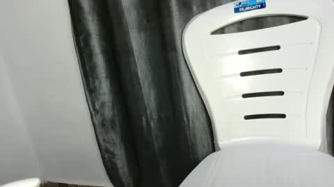 slim ivy online show from December 2025 03:59:02 AM