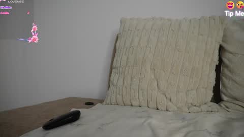 Snapshot of sweetpussyhot_ chatting on April 2026 09:12:01 PM Hello Welcome Im here from WEDNESDAY to SUNDAY 430am to 830am and 3 to 7 timeMONDAY and TUESDAY i rest online show from April 2026 09:12:01 PM