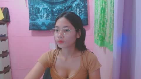 Snapshot of sweetsexygirl20 chatting on June 2026 05:59:01 AM Mia online show from June 2026 05:59:01 AM