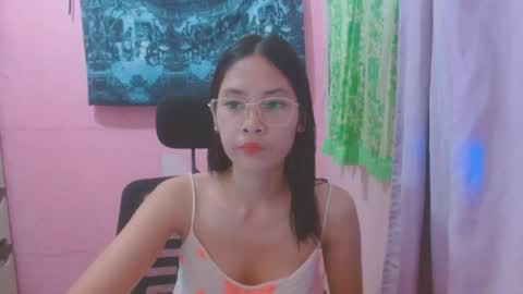 Snapshot of sweetsexygirl20 chatting on June 2026 05:25:01 AM Mia online show from June 2026 05:25:01 AM