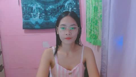 Snapshot of sweetsexygirl20 chatting on June 2026 05:52:02 AM Mia online show from June 2026 05:52:02 AM