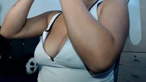 Snapshot of sweett_candy1 chatting on May 2026 02:52:02 AM sweett_candy1 online show from May 2026 02:52:02 AM