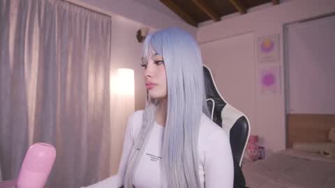 Cat independent model  online show from September 2025 01:40:02 AM