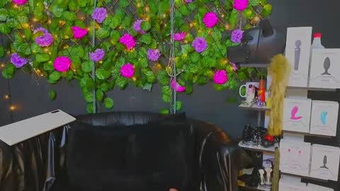 Snapshot of sweett_mollyy chatting on June 2026 08:31:02 AM Molly - INDEPENDENT MODEL online show from June 2026 08:31:02 AM
