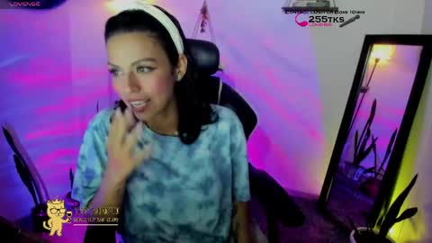 Snapshot of sweettianna chatting on May 2026 04:40:01 AM shamanta Independent modelHelp me reach 100 thumbs up online show from May 2026 04:40:01 AM