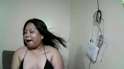 Snapshot of sweettightpussyhole chatting on May 2026 07:58:01 AM mia and luna online show from May 2026 07:58:01 AM