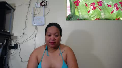Snapshot of sweettightpussyhole chatting on May 2026 01:13:01 AM mia and luna online show from May 2026 01:13:01 AM