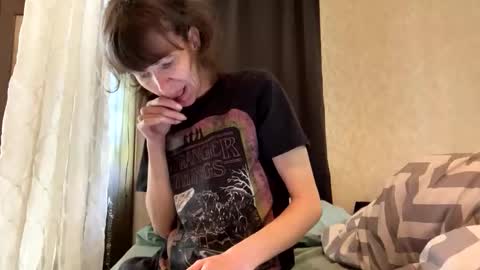 Sweet Tooth Trixie online show from April 2026 04:45:01 PM