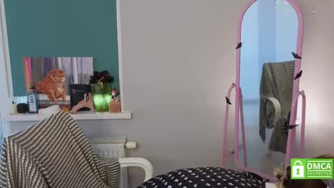 Elis  a little vacation Ill be here Saturday my schedules in bio online show from April 2026 07:57:01 AM