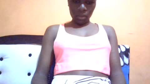 Snapshot of sweetvallerie chatting on August 2026 03:43:01 AM sweetvallerie online show from August 2026 03:43:01 AM