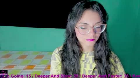Snapshot of sweetxbig chatting on May 2026 02:51:02 AM Alyssa Matt . Nice to meet you thumb up me please its important online show from May 2026 02:51:02 AM