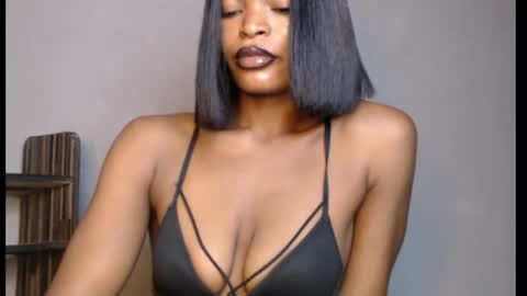 Snapshot of sweetxxboobsx chatting on April 2026 07:50:01 AM sweetxxboobsx online show from April 2026 07:50:01 AM