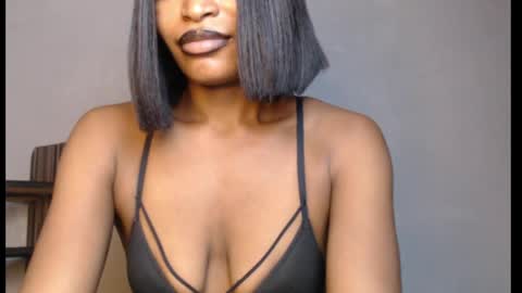 Snapshot of sweetxxboobsx chatting on May 2026 07:57:02 AM sweetxxboobsx online show from May 2026 07:57:02 AM