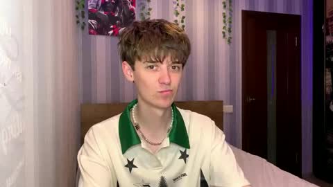 Sweety Dude online show from April 2026 03:17:02 PM